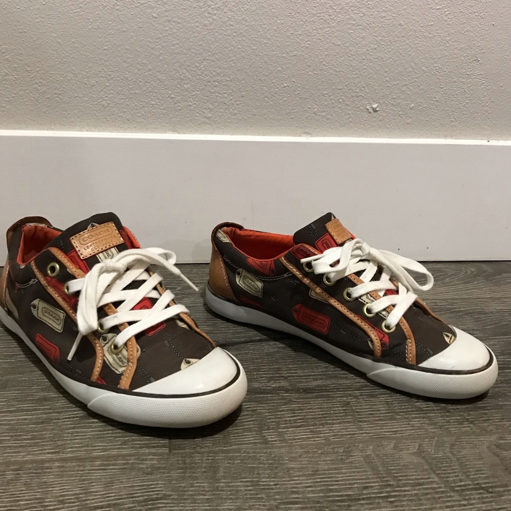 Women coach shoes
